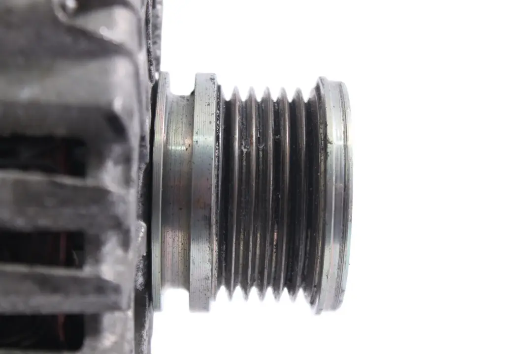  Alternateur Mercedes Sprinter W906 Vito W636 W639 Diesel 180A Valeo - SKU A0009068802-2 - Numéro de pièce A0009068802