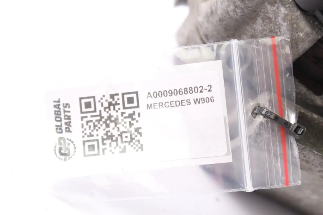 W636 W639 Alternator 180A Valeo do Mercedes Sprinter W906 Vito o numerze A0009068802 Mercedes Sprinter W906 Vito W636 W639 Alternator 180A Valeo - SKU A0009068802-2 - Numer Części A0009068802