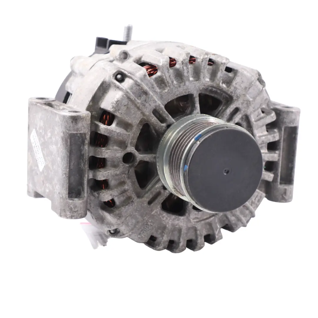 OM276 Alternator 200A Valeo do Mercedes R172 SLC 43 AMG Benzyna o numerze A0009068806 Mercedes R172 SLC 43 AMG Benzyna OM276 Alternator 200A Valeo - SKU A0009068806 - Numer Części A0009068806