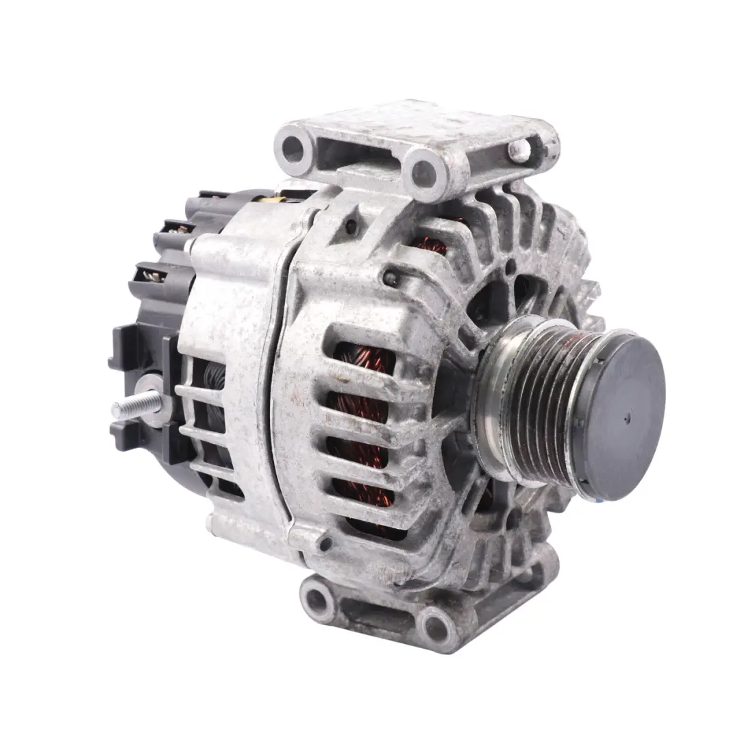 OM276 Alternator 200A Valeo do Mercedes R172 SLC 43 AMG Benzyna o numerze A0009068806 Mercedes R172 SLC 43 AMG Benzyna OM276 Alternator 200A Valeo - SKU A0009068806 - Numer Części A0009068806