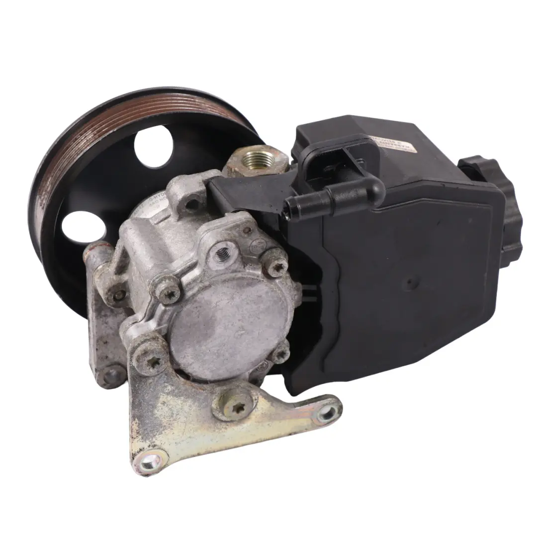 M111 Petrol Power Steering Pump to Mercedes R170 W202 C208 W210 with Part number A0024662901 Mercedes R170 W202 C208 W210 M111 Petrol Power Steering Pump - SKU A0024662901 - Part number A0024662901