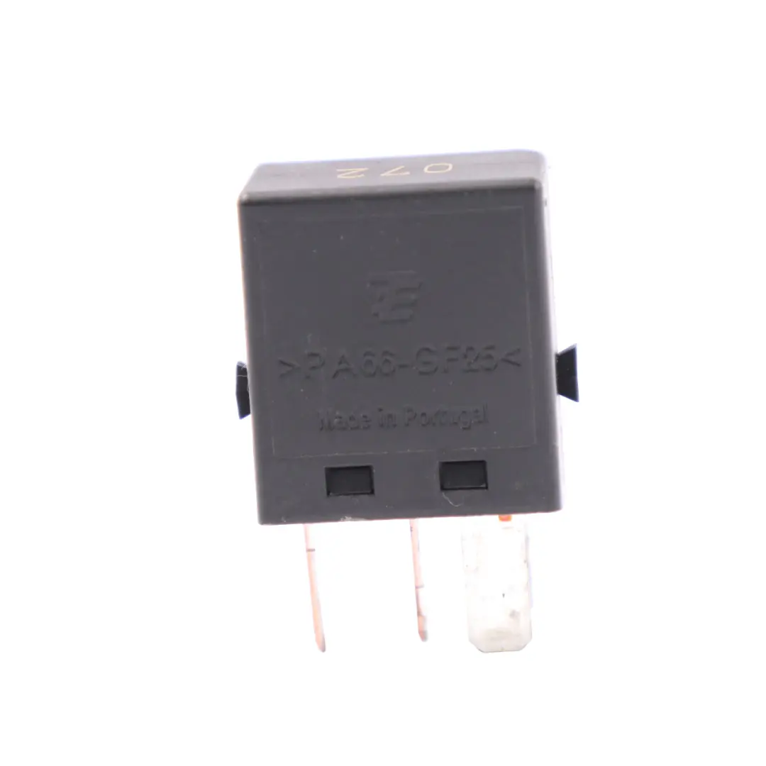 Mercedes C117 W166 W176 W222 W246 Relais Unité contrôle noir 12V 20A - SKU a0025429219 - Numéro de pièce a0025429219