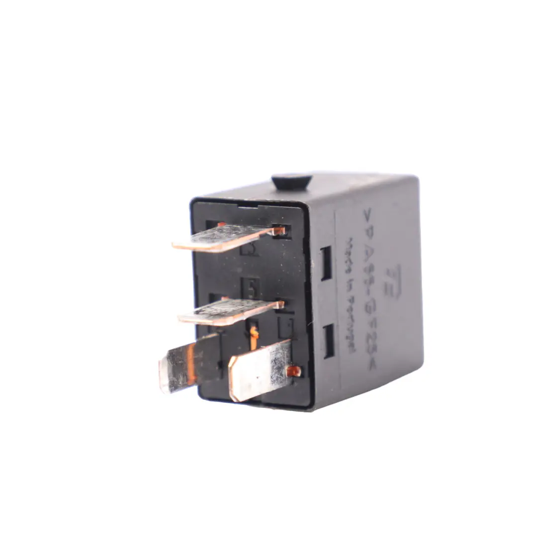 Mercedes C117 W166 W176 W222 W246 Relais Unité contrôle noir 12V 20A - SKU a0025429219 - Numéro de pièce a0025429219