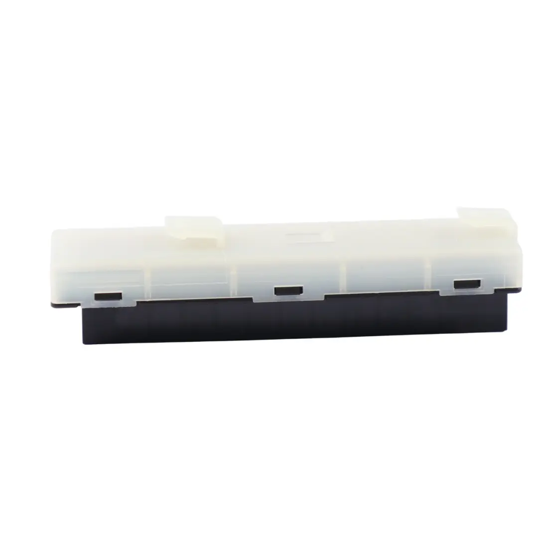 Mercedes W204 W212 W221 Power Distributor Box Conectors Socket - SKU a0045468040 - Part number A0045468040