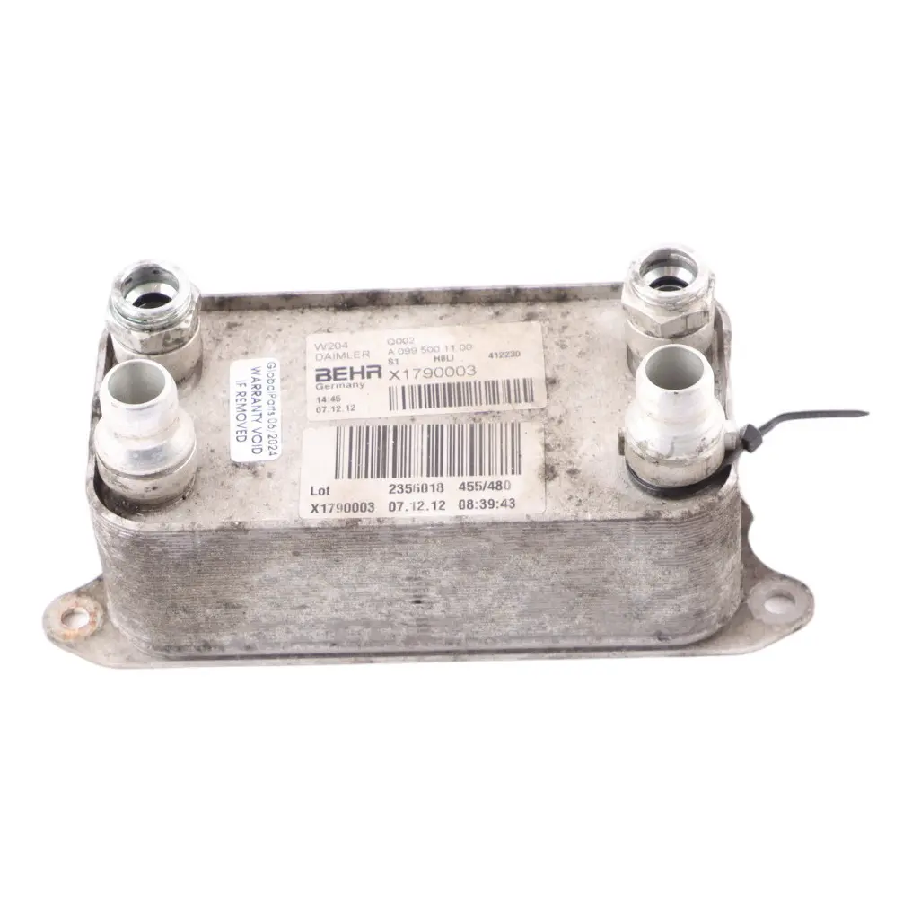 Scambiatore di calore Mercedes W204 W212 OM642 Radiatore olio diesel A6421800165 per con numero di parte A0995002300 Scambiatore di calore Mercedes W204 W212 OM642 Radiatore olio diesel A6421800165 - SKU A0995002300 - Numero di parte A0995002300