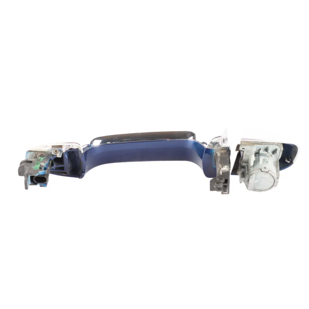 Maniglia esterna porta posteriore destra Brilliant Blue - 896 per Mercedes A205 con numero di parte A0997604801 Mercedes A205 Maniglia esterna porta posteriore destra Brilliant Blue - 896 - SKU A0997604801-BRB1 - Numero di parte A0997604801