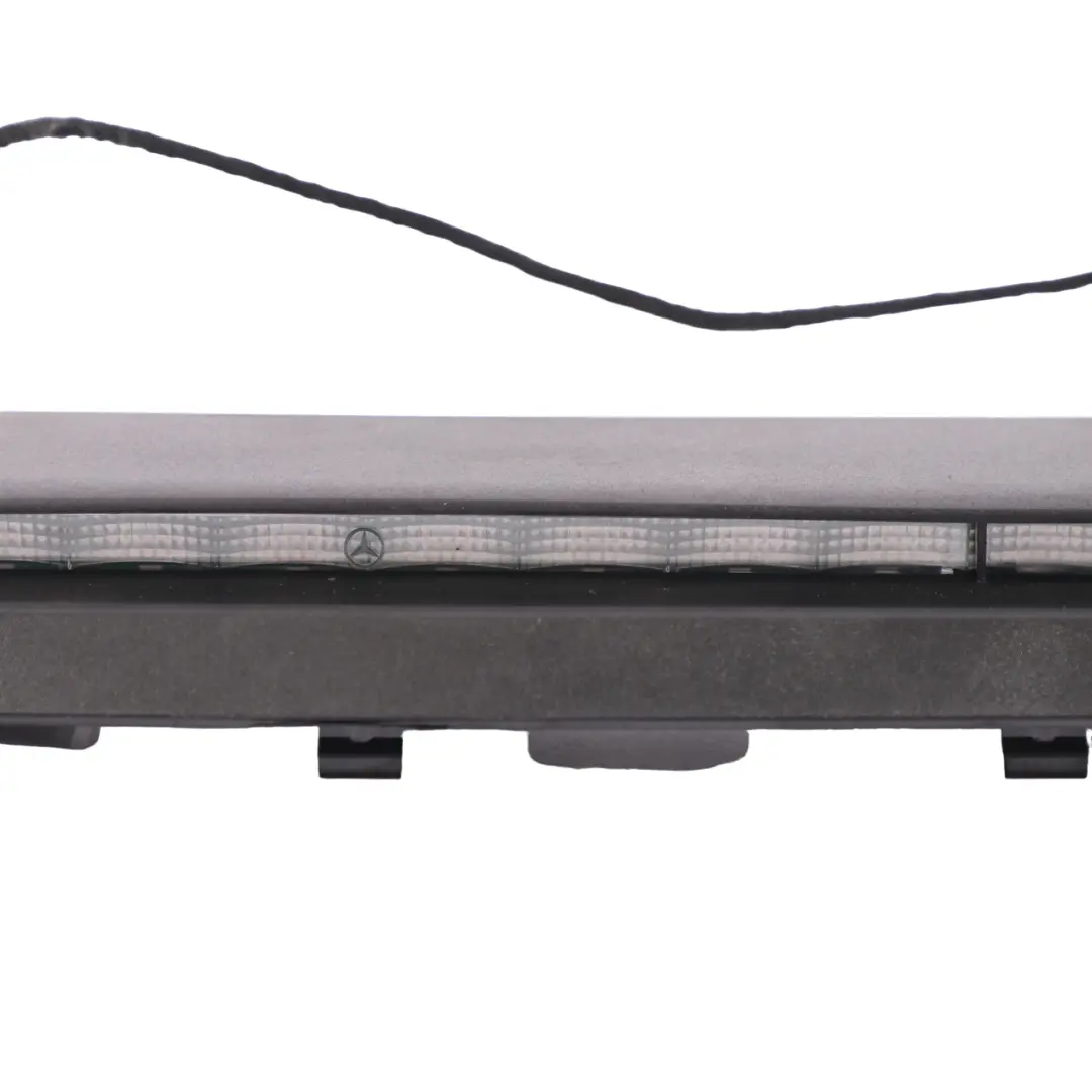 luz de freno adicional tercera luz de freno trasera para Mercedes W213 con número de pieza A0999064301 Mercedes W213 luz de freno adicional tercera luz de freno trasera - SKU A0999064301 - Número de pieza A0999064301