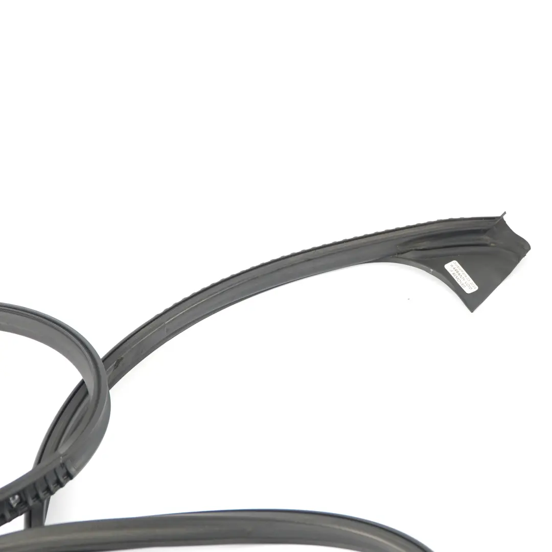 Mercedes C117 Empaquetadura De Goma De Sellado De Puerta Izquierda - SKU A1176730321 - Número de pieza a1176730321