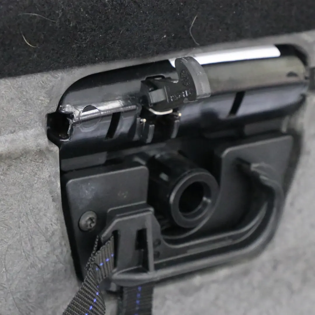 Bagażnik Podłoga Bagażnika Osłona Tylna do Mercedes X117 o numerze A1176800242 Mercedes X117 Bagażnik Podłoga Bagażnika Osłona Tylna - SKU a1176800242 - Numer Części A1176800242