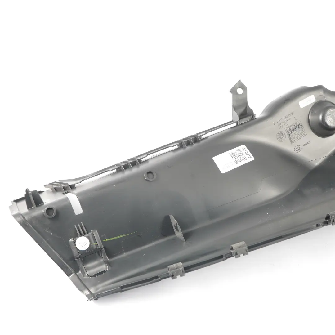 Couvercle panneau garniture coffre arrière gauche pour Mercedes C117 à propos du numéro de pièce a1176901125 Mercedes C117 Couvercle panneau garniture coffre arrière gauche - SKU a1176901125 - Numéro de pièce a1176901125