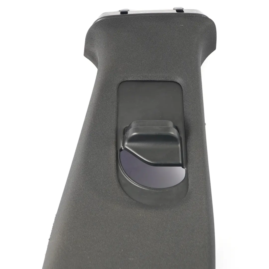 B-Pillar Tapa Superior Derecha Negro para Mercedes C117 con número de pieza A1176905800 Mercedes C117 B-Pillar Tapa Superior Derecha Negro - SKU A1176905800 - Número de pieza A1176905800