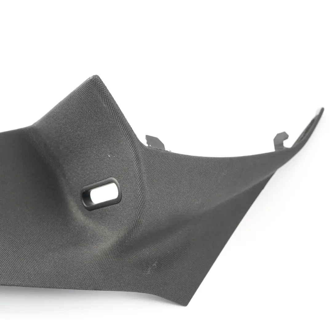 Rivestimento del montante C posteriore sinistro nero per Mercedes C117 con numero di parte A1176905900 Mercedes C117 Rivestimento del montante C posteriore sinistro nero - SKU A1176905900 - Numero di parte A1176905900