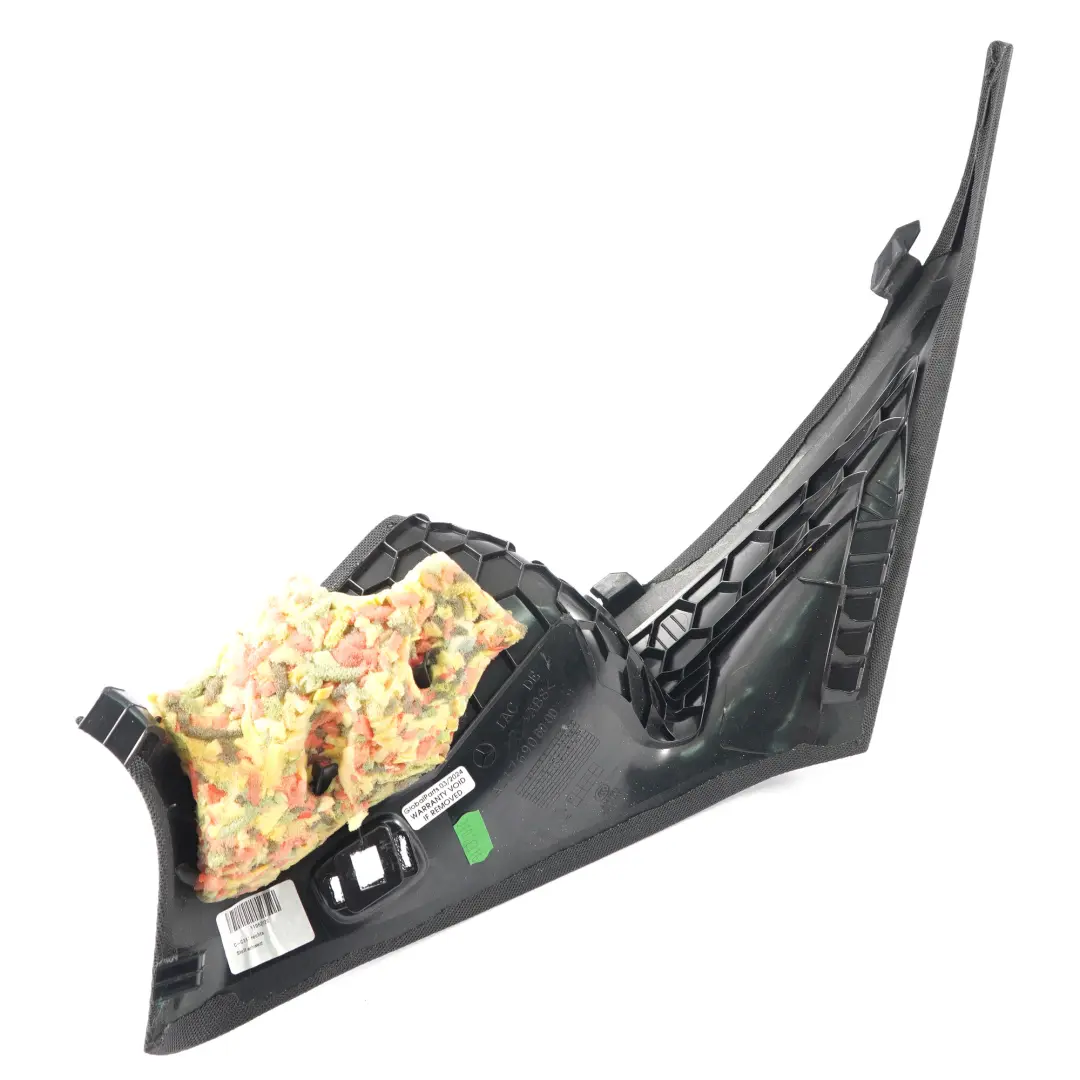 Embellecedor Pilar C Trasero Derecho Negro para Mercedes C117 con número de pieza A1176906000 Mercedes C117 Embellecedor Pilar C Trasero Derecho Negro - SKU A1176906000 - Número de pieza A1176906000