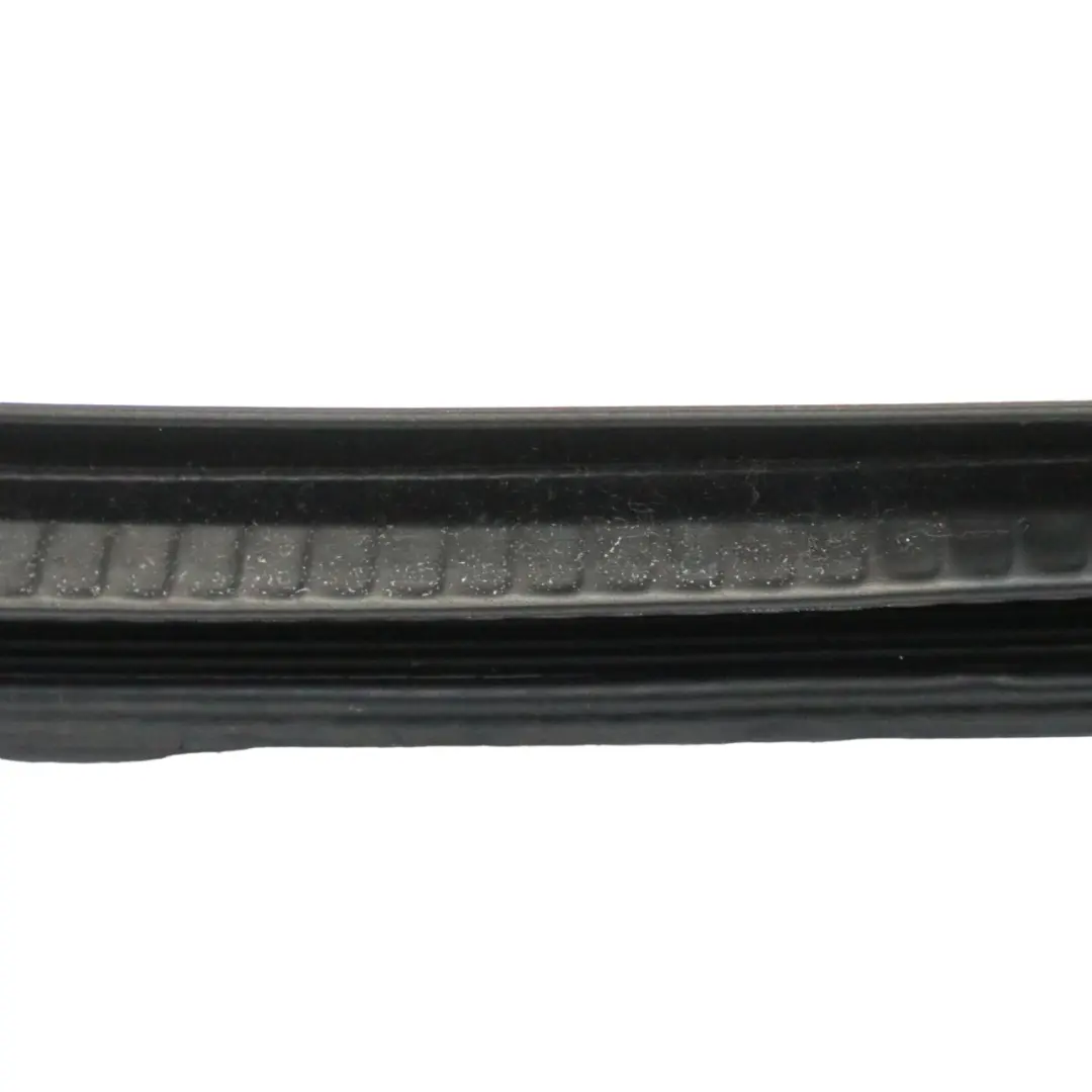 Junta protección puerta trasera izquierda derecha para Mercedes X117 con número de pieza A1176920976 Mercedes X117 Junta protección puerta trasera izquierda derecha - SKU A1176920976 - Número de pieza A1176920976