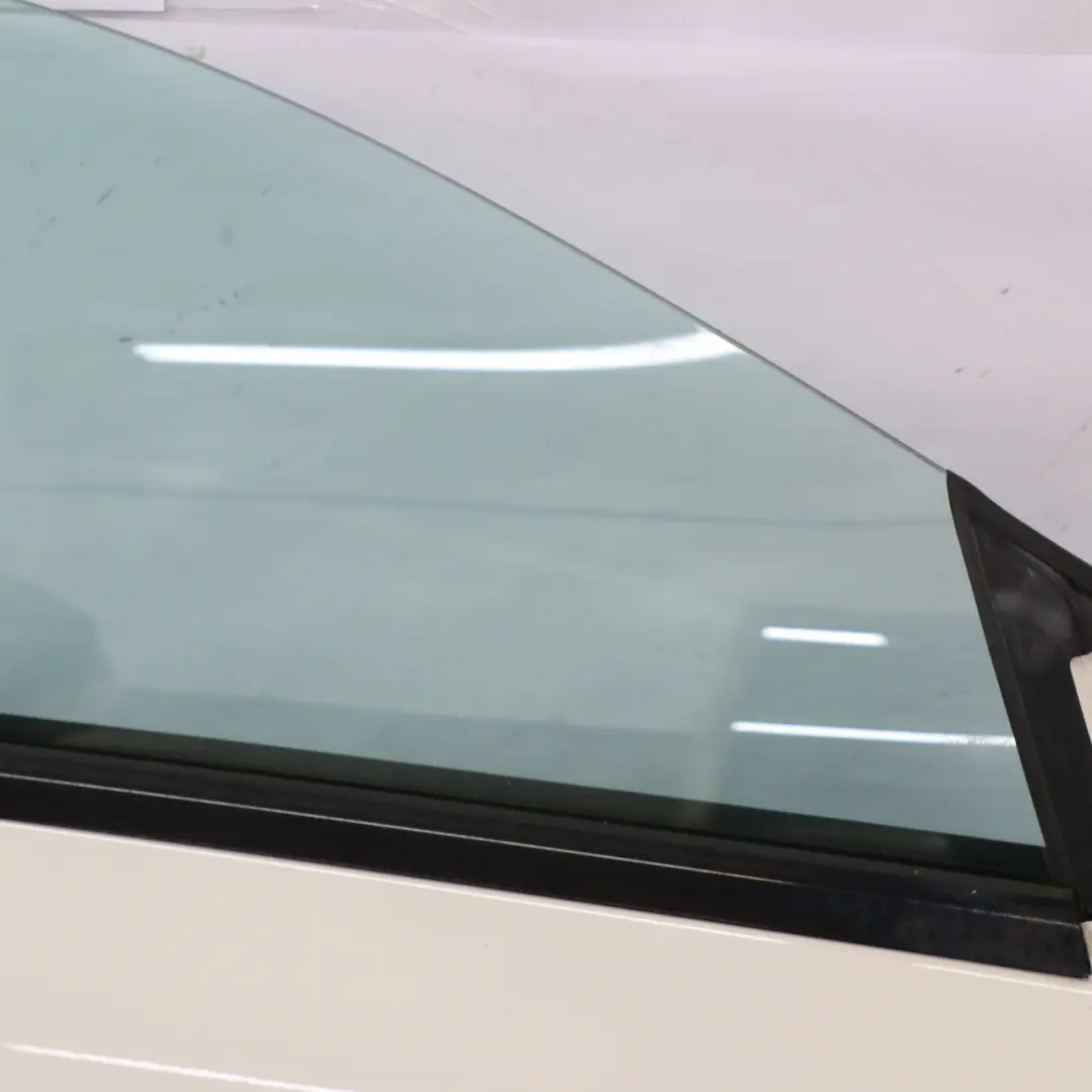 Mercedes C117 Pannello di rivestimento anteriore destro Calcite Bianco - 650 - SKU A1177200205-CW - Numero di parte A1177200205