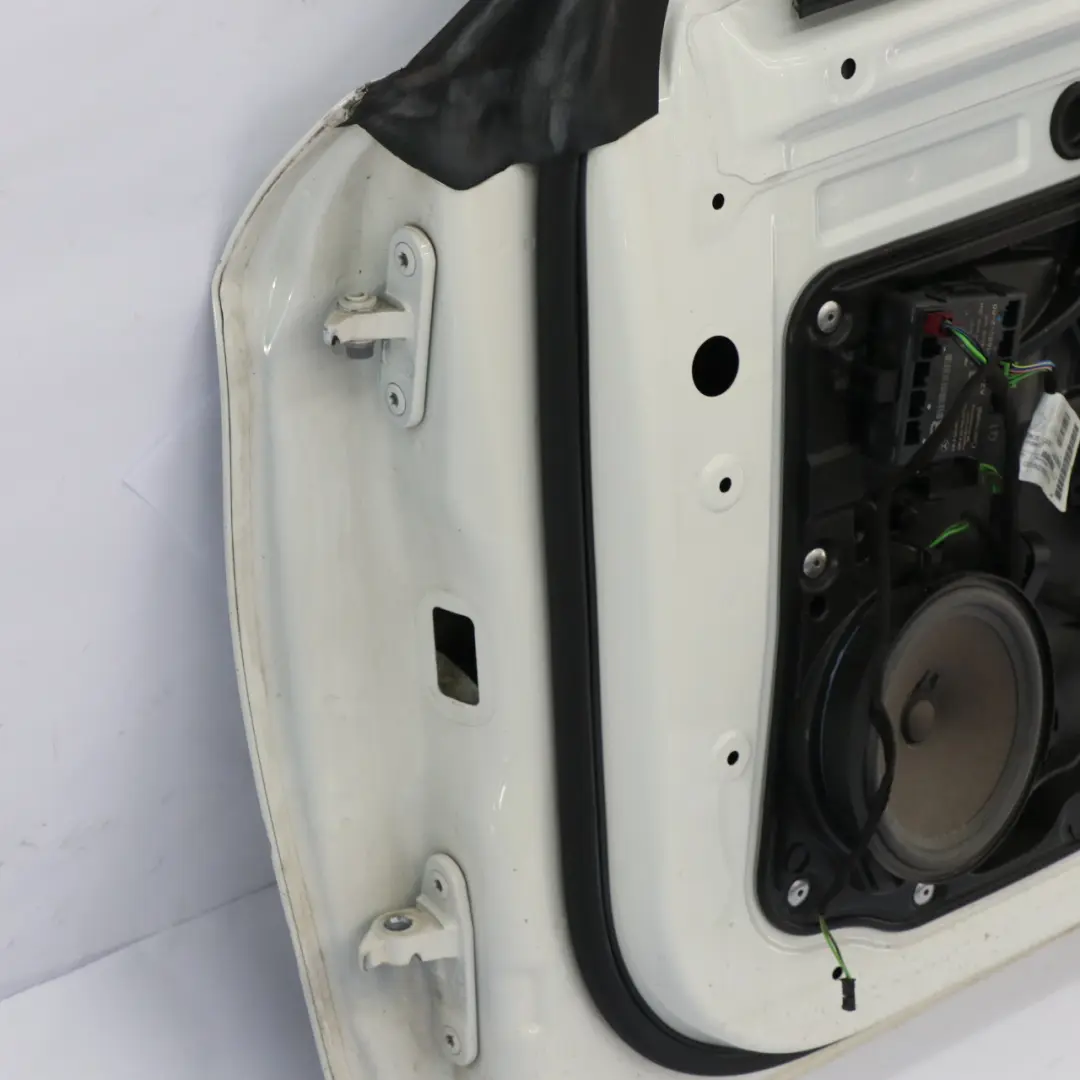 Pannello di rivestimento anteriore destro Calcite Bianco - 650 per Mercedes C117 con numero di parte A1177200205 Mercedes C117 Pannello di rivestimento anteriore destro Calcite Bianco - 650 - SKU A1177200205-CW - Numero di parte A1177200205