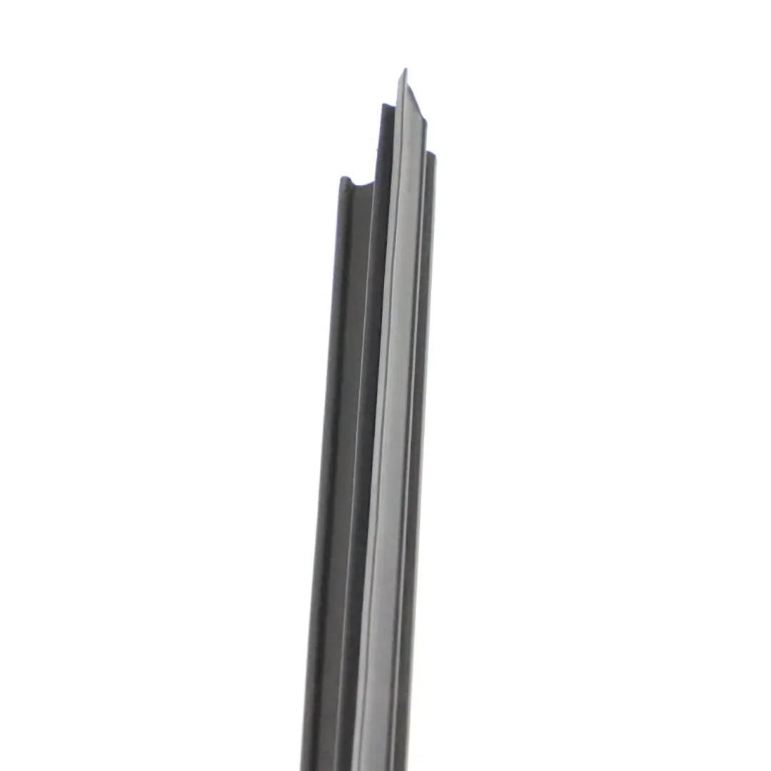 Mercedes C117 Rail d'étanchéité vitre porte Avant Gauche Intérieur - SKU A1177250165 - Numéro de pièce A1177250165