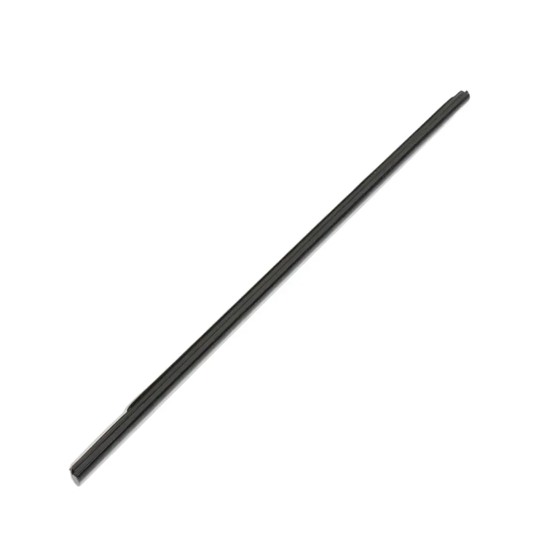 Striscia rivestimento finestrino anteriore destro per Mercedes CLA C117 con numero di parte A1177250482 Mercedes CLA C117 Striscia rivestimento finestrino anteriore destro - SKU a1177250482 - Numero di parte A1177250482