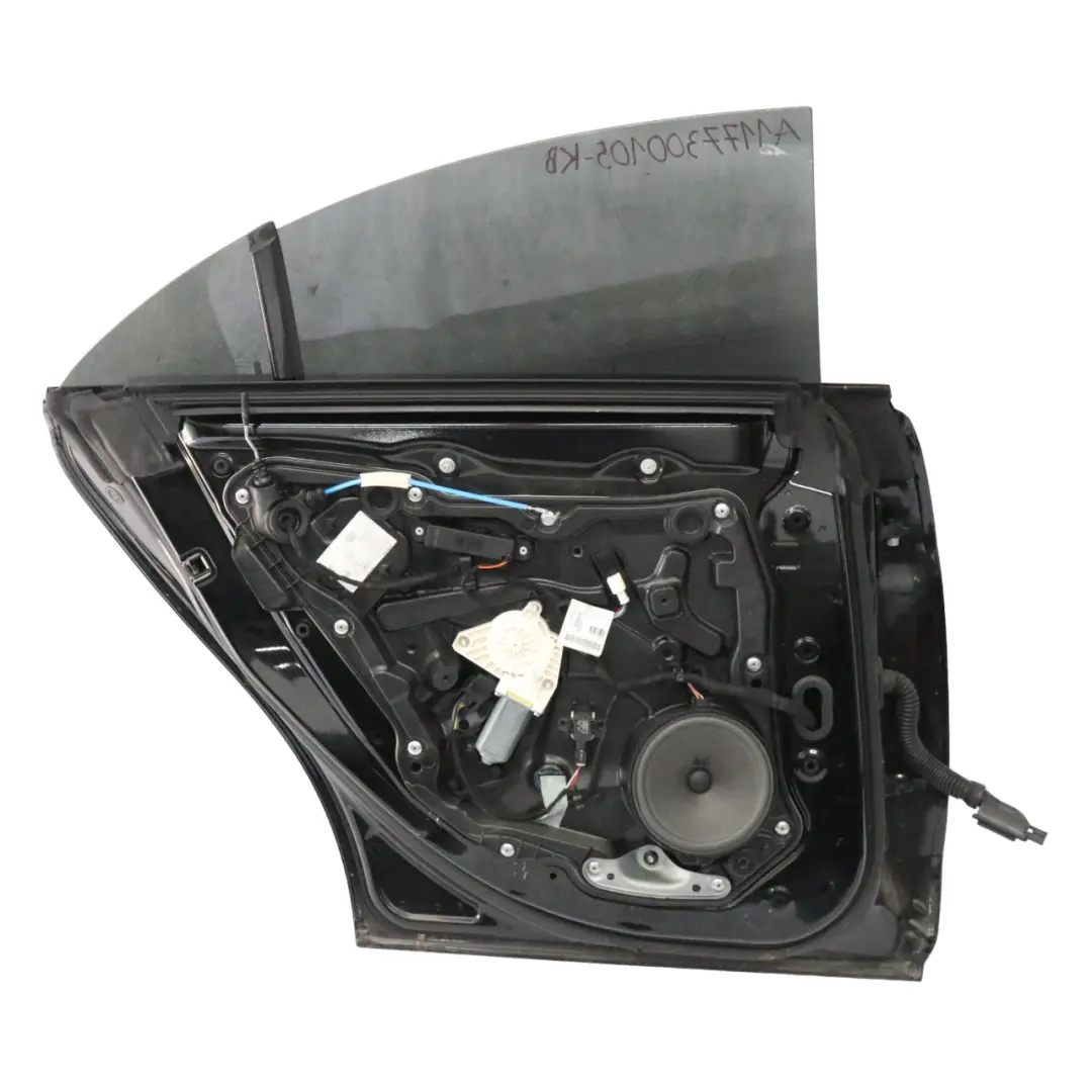 Puerta Trasera Izquierda Kosmos Black Negro Metallic - 191 para Mercedes CLA C117 con número de pieza A1177300105 Mercedes CLA C117 Puerta Trasera Izquierda Kosmos Black Negro Metallic - 191 - SKU A1177300105-KB - Número de pieza A1177300105