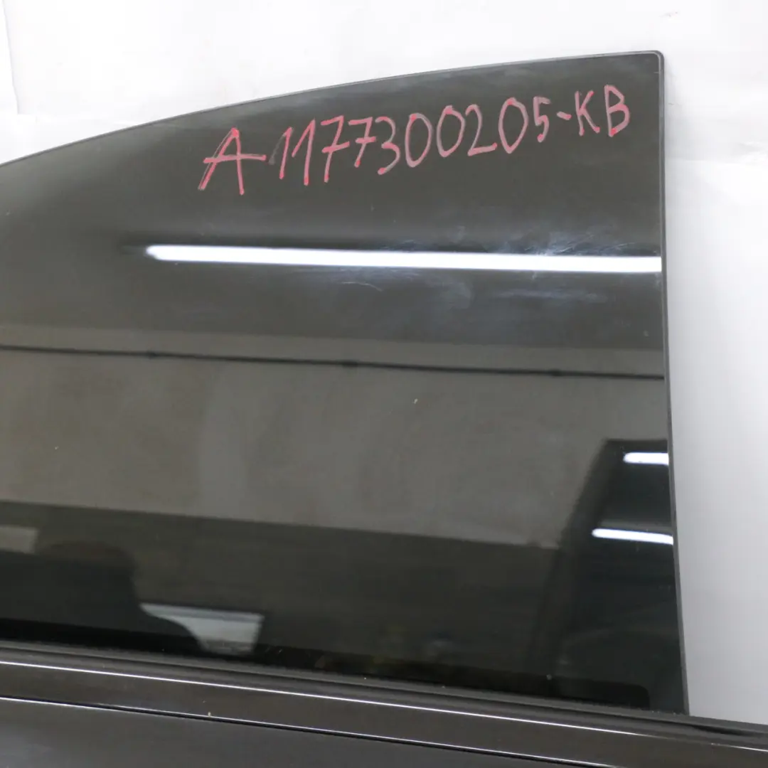 Puerta Trasera Derecha Kosmos Negro Cósmico Metalizado - 191 para Mercedes CLA C117 con número de pieza A1177300205 Mercedes CLA C117 Puerta Trasera Derecha Kosmos Negro Cósmico Metalizado - 191 - SKU A1177300205-KB - Número de pieza A1177300205