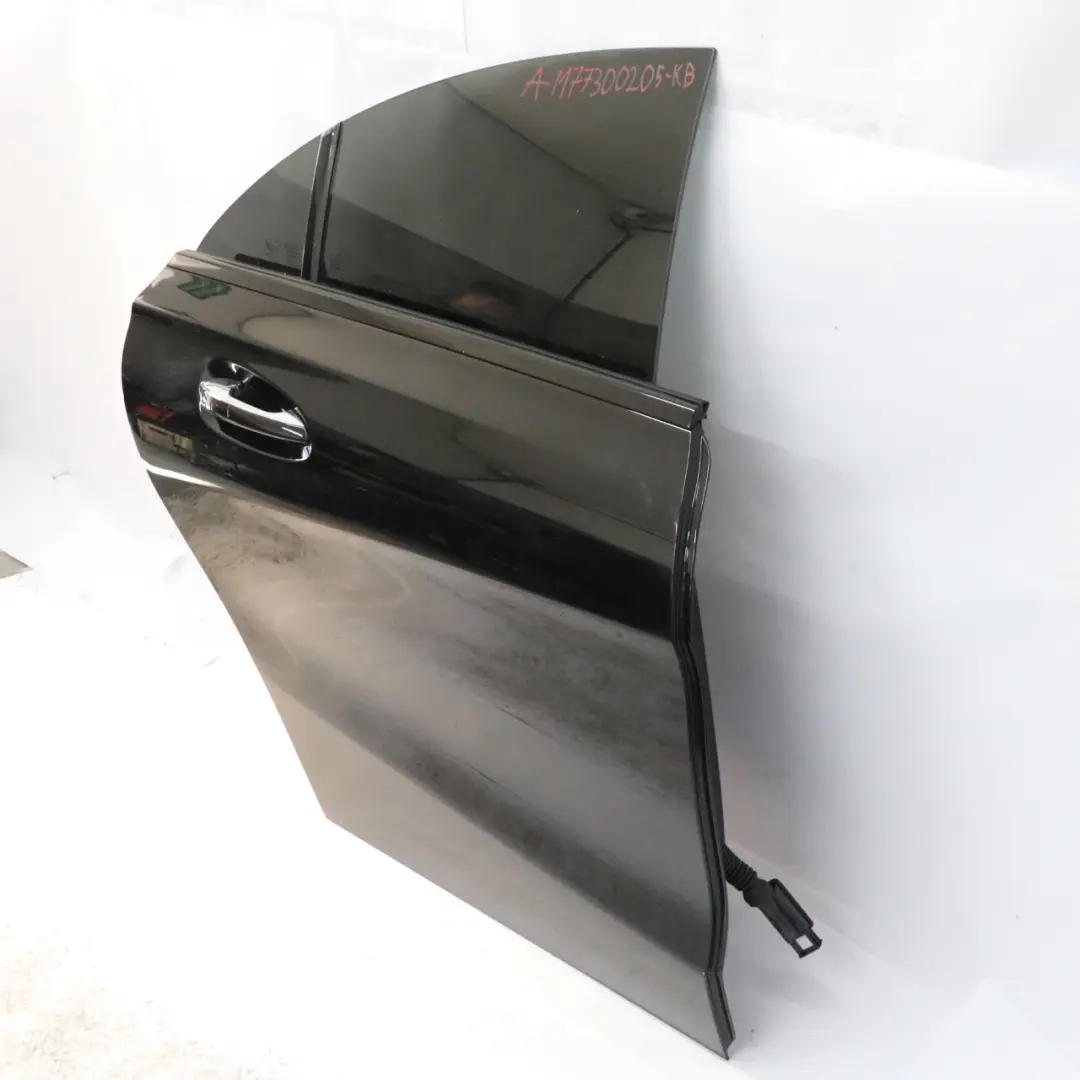 Arrière Droite Kosmos Cosmic Black Metallic - 191 pour Mercedes CLA C117 Porte à propos du numéro de pièce A1177300205 Mercedes CLA C117 Porte Arrière Droite Kosmos Cosmic Black Metallic - 191 - SKU A1177300205-KB - Numéro de pièce A1177300205