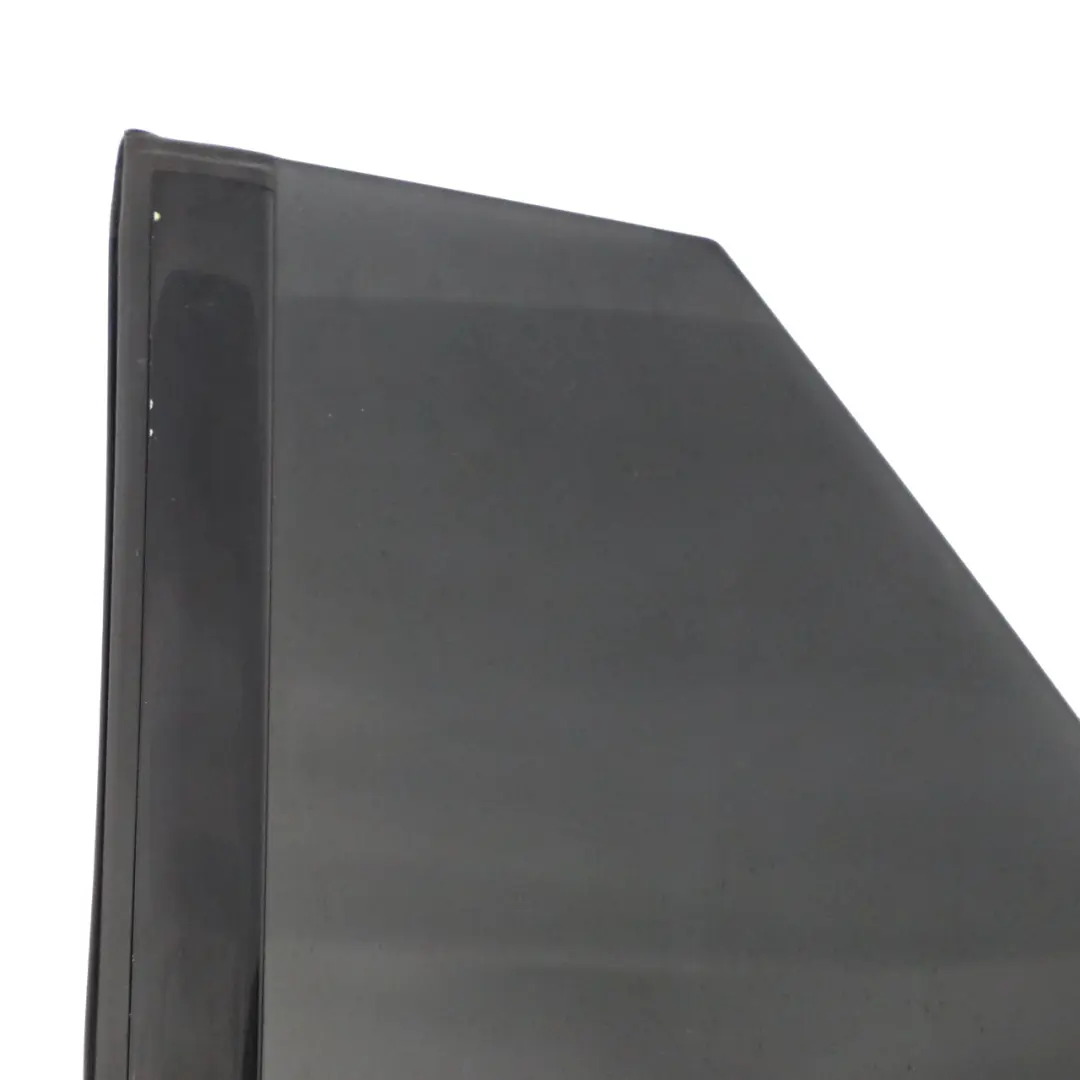 Viertel Glastür hinten links Fenster schwarz für Mercedes CLA X117 mit Teilenummer A1177300355 Mercedes CLA X117 Viertel Glastür hinten links Fenster schwarz - SKU A1177300355 - Teilenummer A1177300355