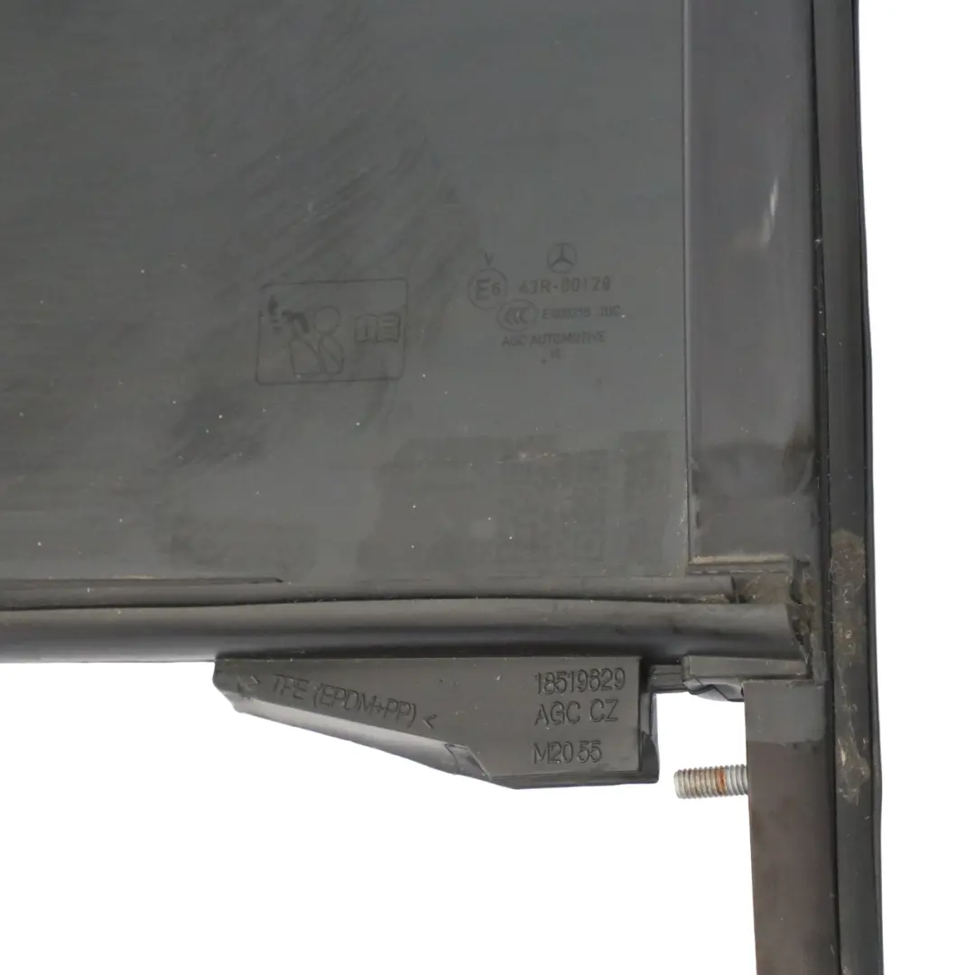Viertel Glastür hinten rechts Fenster schwarz für Mercedes CLA X117 mit Teilenummer A1177300455 Mercedes CLA X117 Viertel Glastür hinten rechts Fenster schwarz - SKU A1177300455 - Teilenummer A1177300455