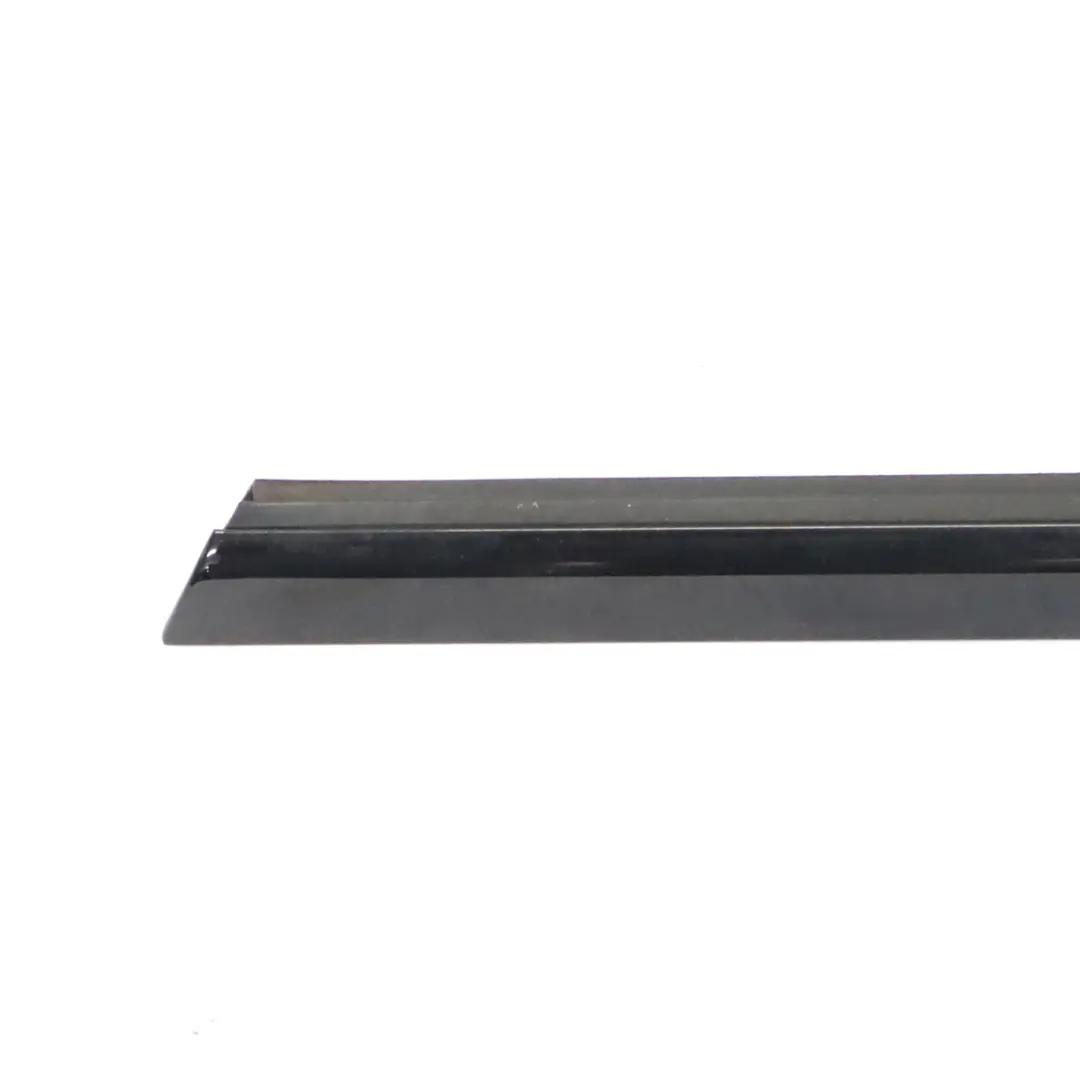 Mercedes C117 Guarnizione Guida Finestra Porta Posteriore Destra - SKU A1177350482 - Numero di parte A1177350482