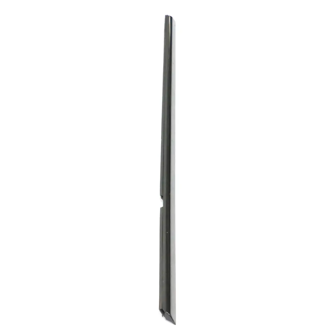 Mercedes C117 Guarnizione Guida Finestra Porta Posteriore Destra - SKU A1177350482 - Numero di parte A1177350482