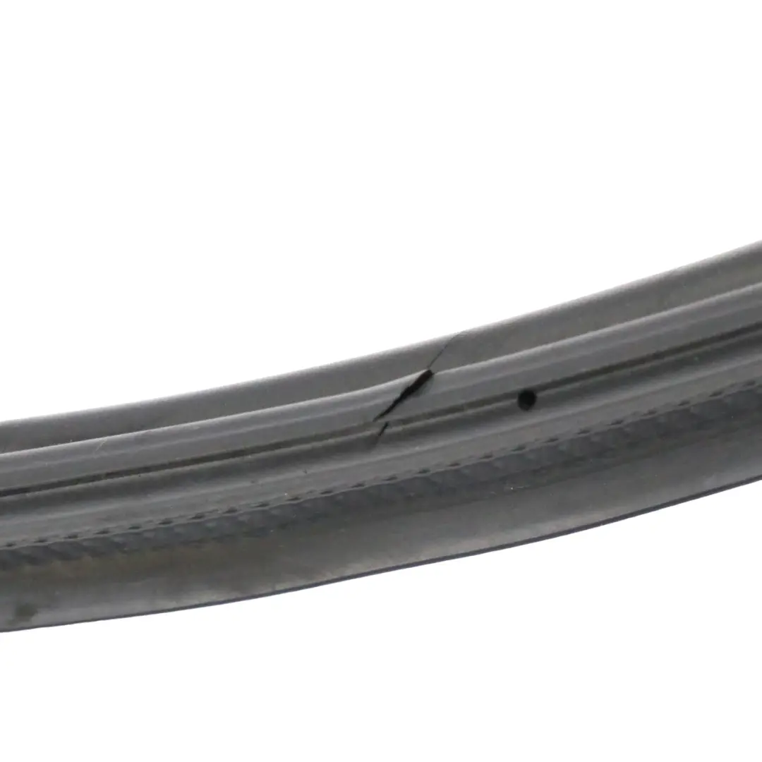 Bagagliaio Portellone Sigillatura Guarnizione gomma per Mercedes X117 con numero di parte A1177400178 Mercedes X117 Bagagliaio Portellone Sigillatura Guarnizione gomma - SKU A1177400178 - Numero di parte A1177400178