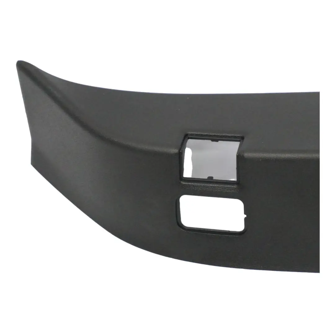 Mercedes W212 Coffre arrière Poignée de hayon ouvert Bande garniture - SKU a1177400272 - Numéro de pièce A1177400272