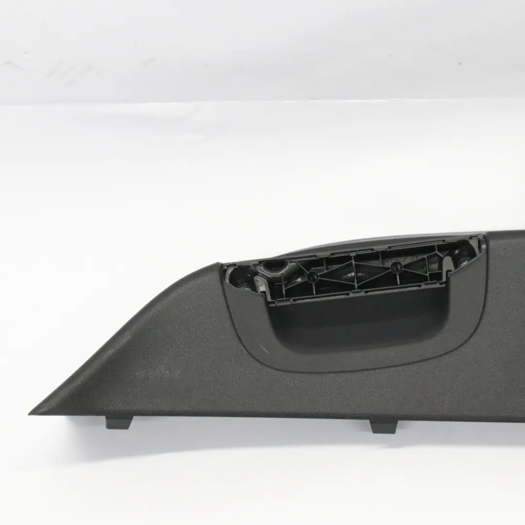 Coffre arrière Poignée de hayon ouvert Bande garniture pour Mercedes W212 à propos du numéro de pièce A1177400272 Mercedes W212 Coffre arrière Poignée de hayon ouvert Bande garniture - SKU a1177400272 - Numéro de pièce A1177400272