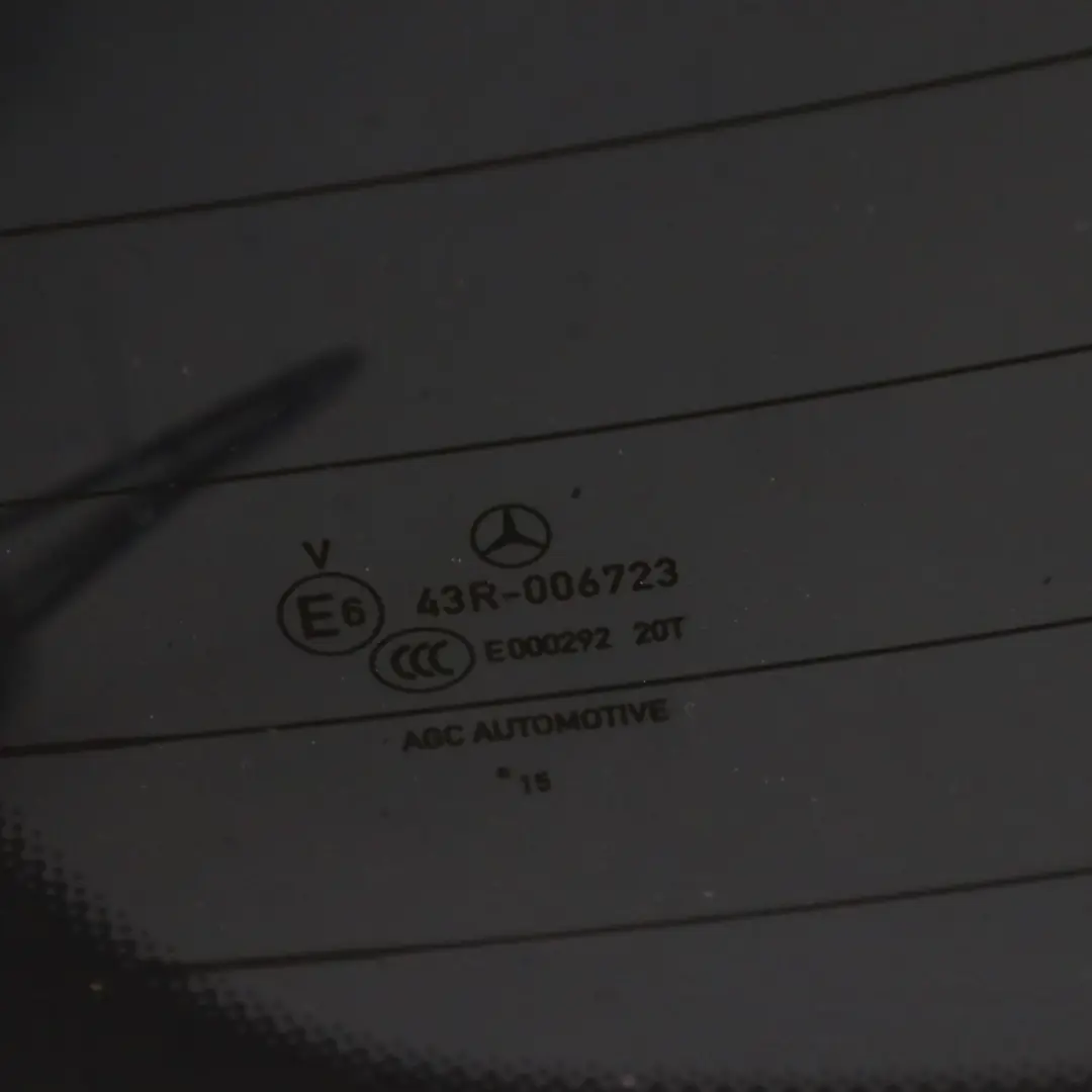 Szyba Tył Tylna Klapy Bagażnika do Mercedes CLA X117 o numerze A1177401500 Mercedes CLA X117 Szyba Tył Tylna Klapy Bagażnika - SKU A1177401500 - Numer Części A1177401500