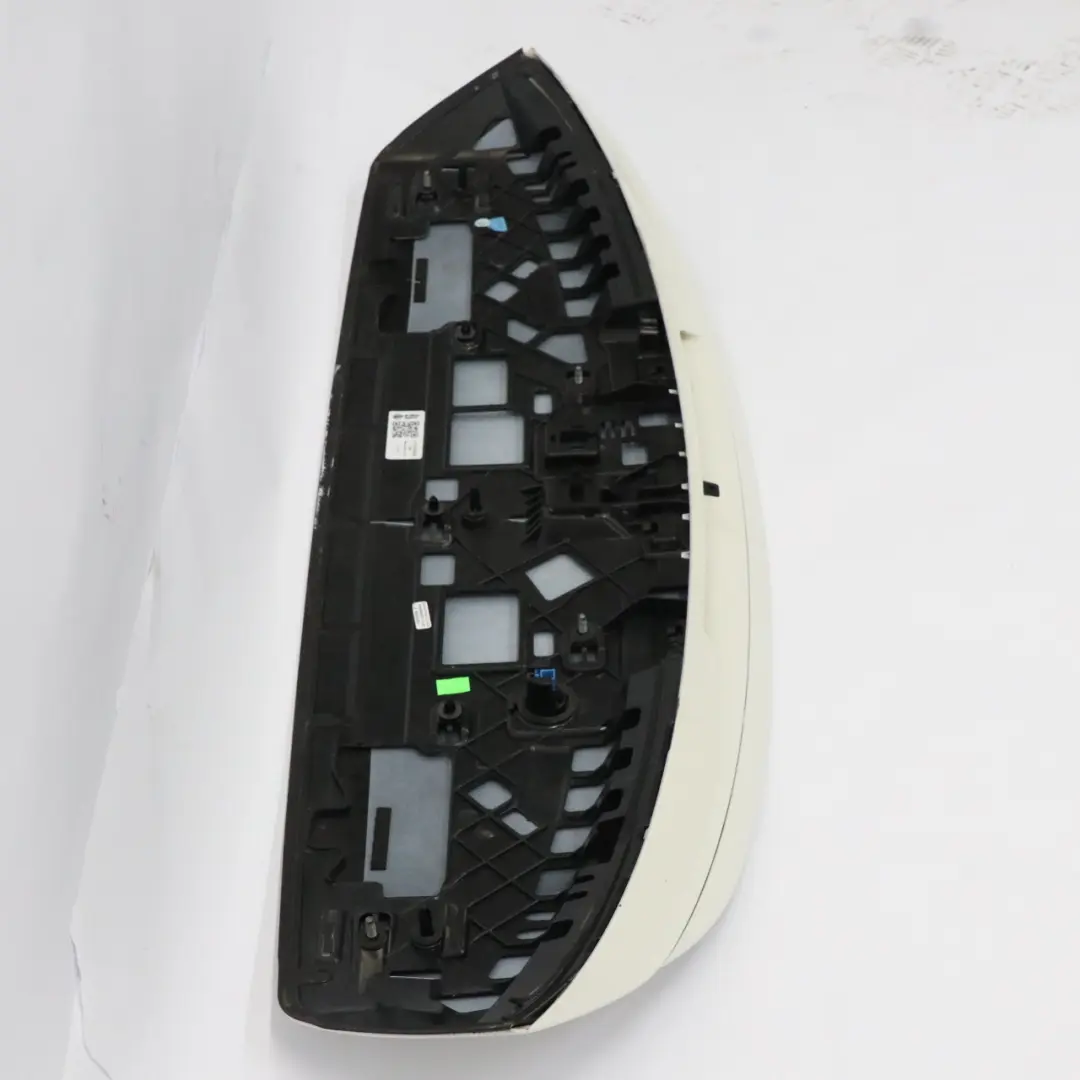 Kofferraum Heck klappe Kofferraum deckel spoiler Calcit Weiß - 650 für Mercedes X117 mit Teilenummer A1177900200 Mercedes X117 Kofferraum Heck klappe Kofferraum deckel spoiler Calcit Weiß - 650 - SKU A1177900200-CW - Teilenummer A1177900200