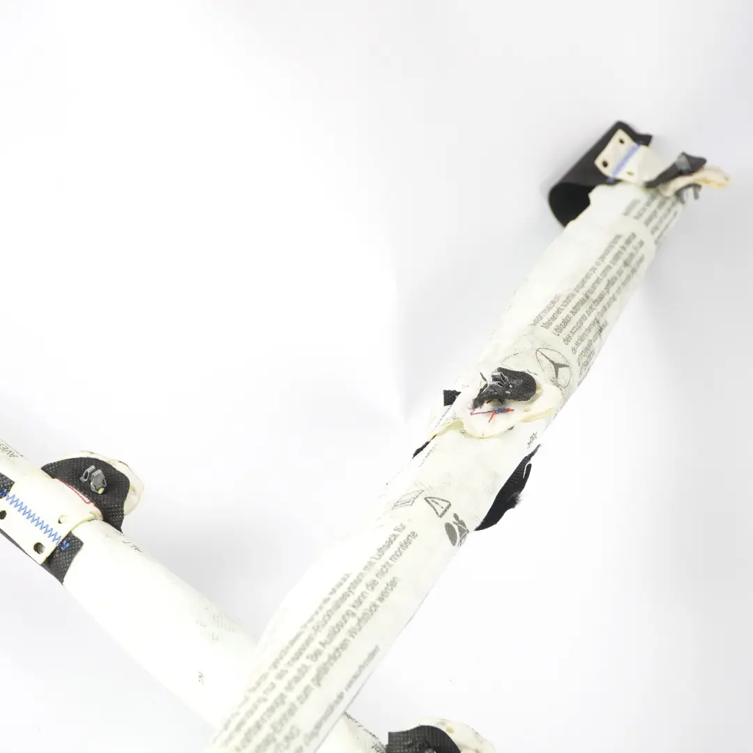 Tettuccio a tendina sinistro Modulo aria testa per Mercedes CLA C117 con numero di parte A1178601102 Mercedes CLA C117 Tettuccio a tendina sinistro Modulo aria testa - SKU A1178601102 - Numero di parte A1178601102