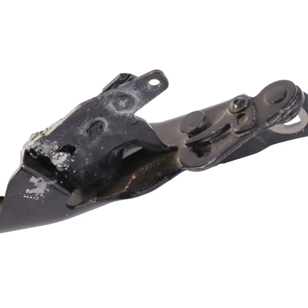 Charnière de capot avant droite Cosmic Noir Metallic - 191 pour Mercedes CLA C117 à propos du numéro de pièce A1178800228 Mercedes CLA C117 Charnière de capot avant droite Cosmic Noir Metallic - 191 - SKU A1178800228-KB - Numéro de pièce A1178800228