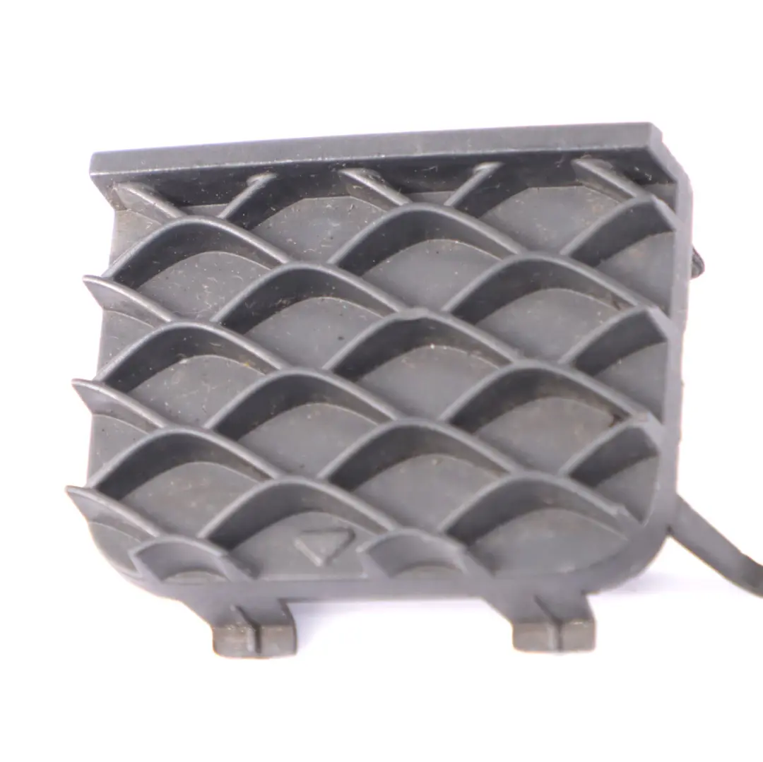 Ojo de remolque Mercedes C117 Tapa del parachoques trasero Insertar para con número de pieza A1178852422 Ojo de remolque Mercedes C117 Tapa del parachoques trasero Insertar - SKU A1178852422 - Número de pieza A1178852422