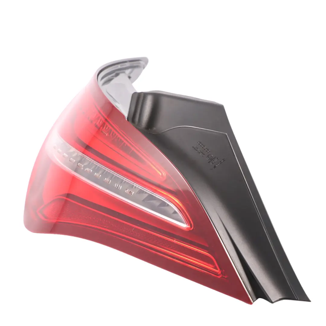 Feu arrière gauche Panneau latéral Feu arrière pour Mercedes CLA C117 à propos du numéro de pièce A1179063900 Mercedes CLA C117 Feu arrière gauche Panneau latéral Feu arrière - SKU A1179063900 - Numéro de pièce A1179063900