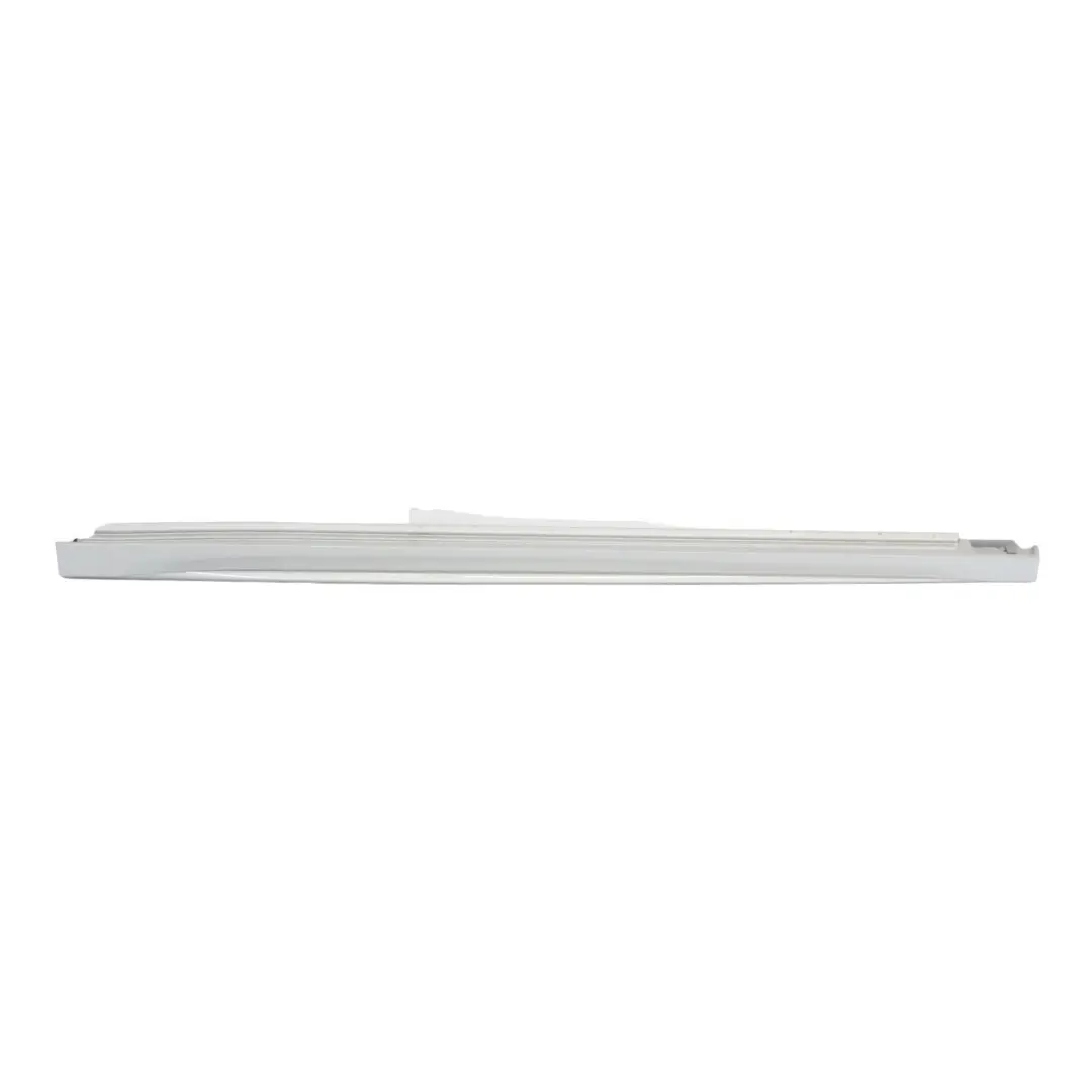 Mercedes C118 Faldón lateral AMG Cubre umbral puerta derech Iridium Silver - 775 - SKU A1186980600-IRS - Número de pieza A1186980600
