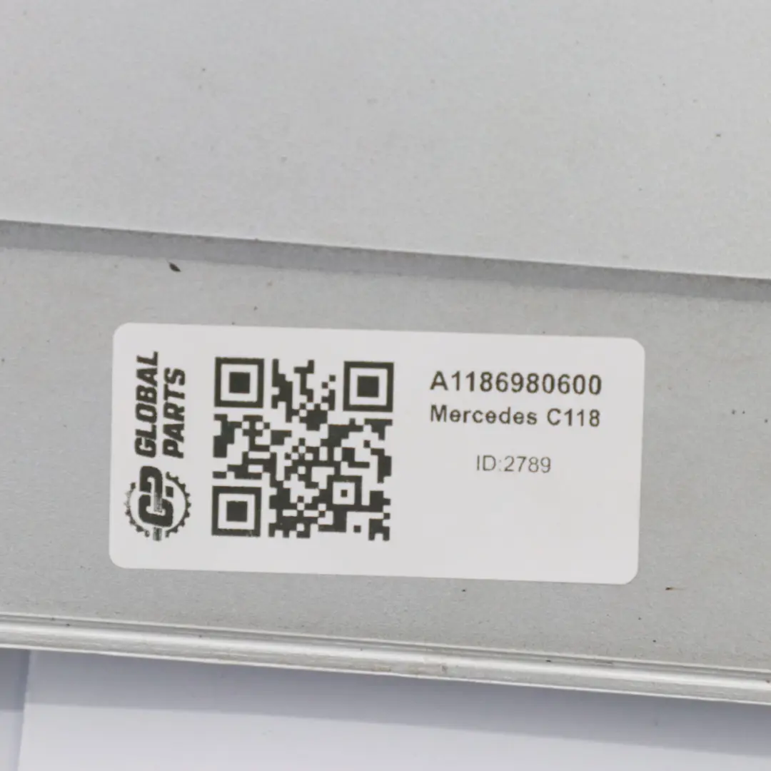 Seitenschweller AMG Türschweller rechts Iridium Silber - 775 für Mercedes C118 mit Teilenummer A1186980600 Mercedes C118 Seitenschweller AMG Türschweller rechts Iridium Silber - 775 - SKU A1186980600-IRS - Teilenummer A1186980600