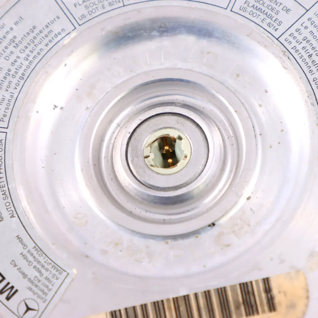 Poduszka Airbag Deski do Mercedes W124 o numerze A1244600068 Mercedes W124 Poduszka Airbag Deski - SKU A1244600068 - Numer Części A1244600068