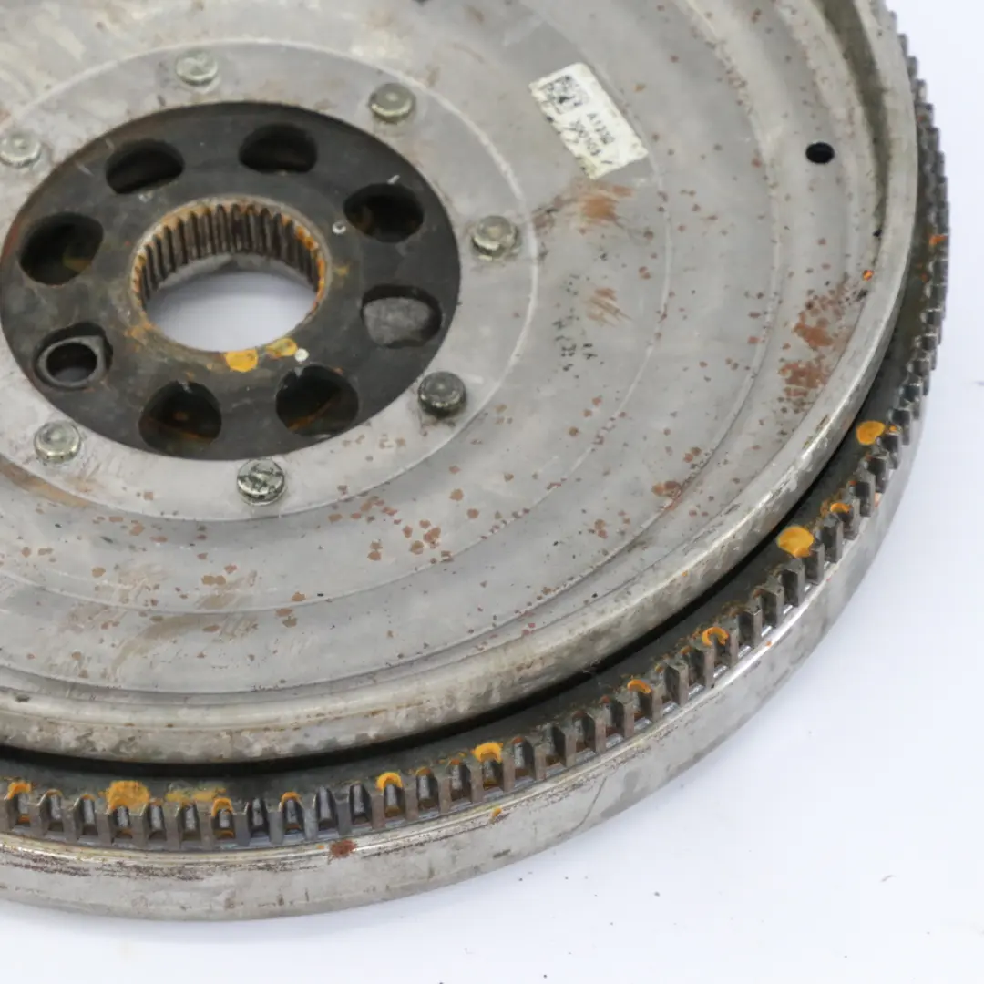 Zwei Massen Schwungrad Getriebe Automatik für Mercedes C117 W176 AMG mit Teilenummer A1330300105 Mercedes C117 W176 AMG Zwei Massen Schwungrad Getriebe Automatik - SKU A1330300105-1 - Teilenummer A1330300105