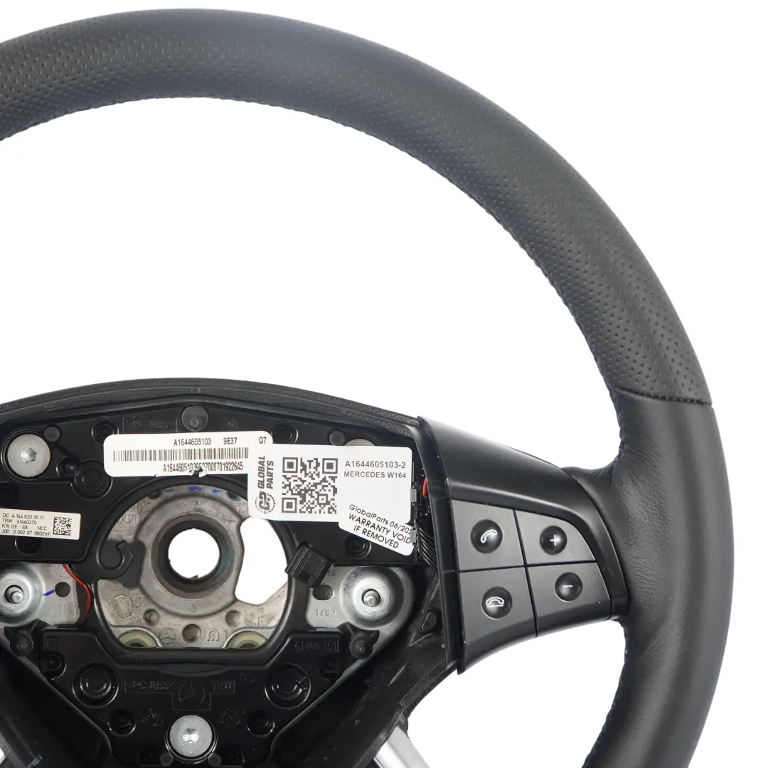 NUOVO Volante in pelle con filettature nere per Mercedes ML W164 con numero di parte A1644605103 Mercedes ML W164 NUOVO Volante in pelle con filettature nere - SKU A1644605103-2 - Numero di parte A1644605103