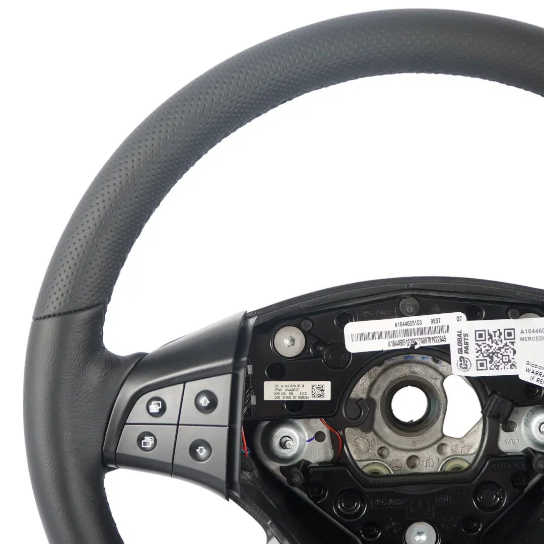 NEU Lederlenkrad mit schwarzen Fäden für Mercedes ML W164 mit Teilenummer A1644605103 Mercedes ML W164 NEU Lederlenkrad mit schwarzen Fäden - SKU A1644605103-2 - Teilenummer A1644605103