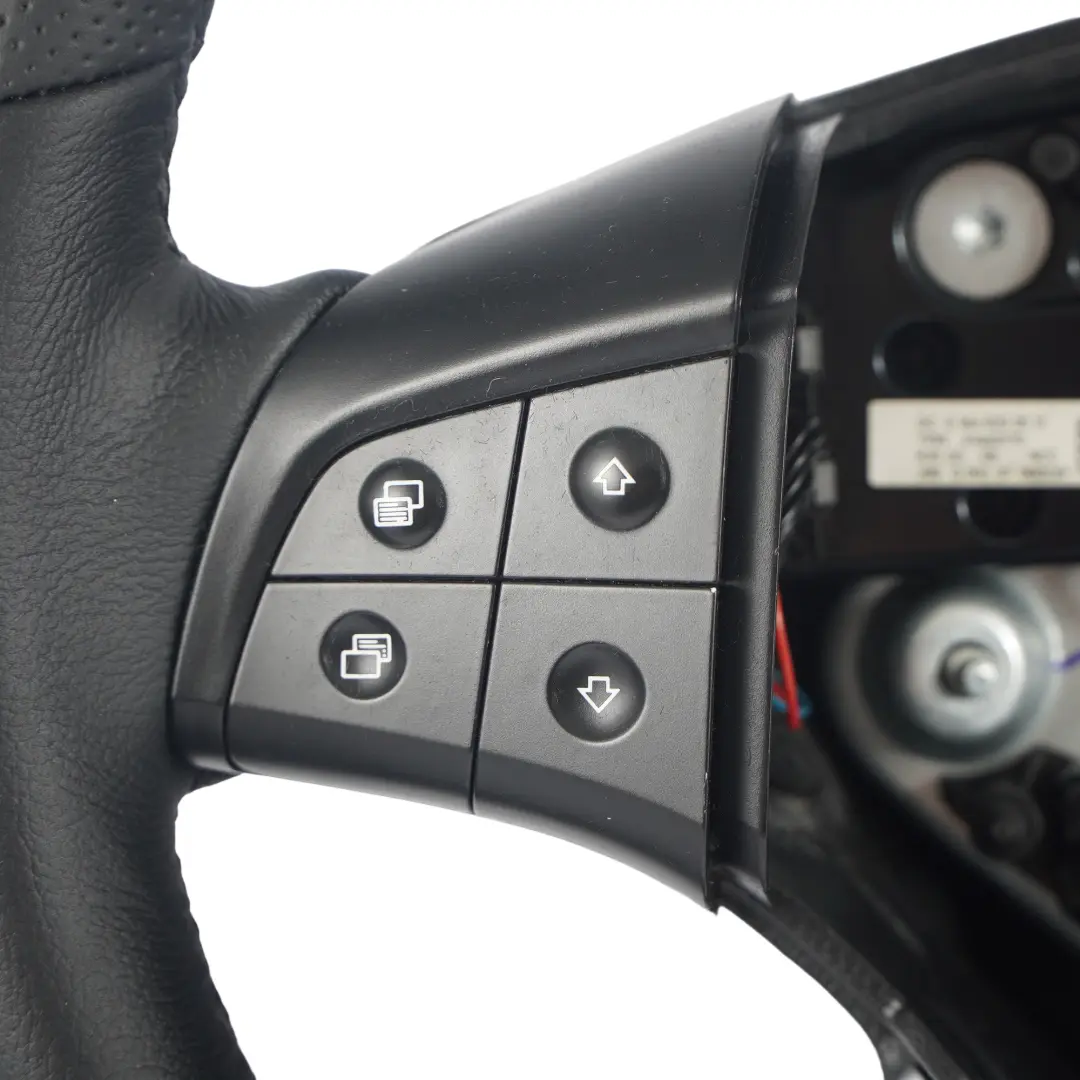 NUOVO Volante in pelle con filettature nere per Mercedes ML W164 con numero di parte A1644605103 Mercedes ML W164 NUOVO Volante in pelle con filettature nere - SKU A1644605103-2 - Numero di parte A1644605103