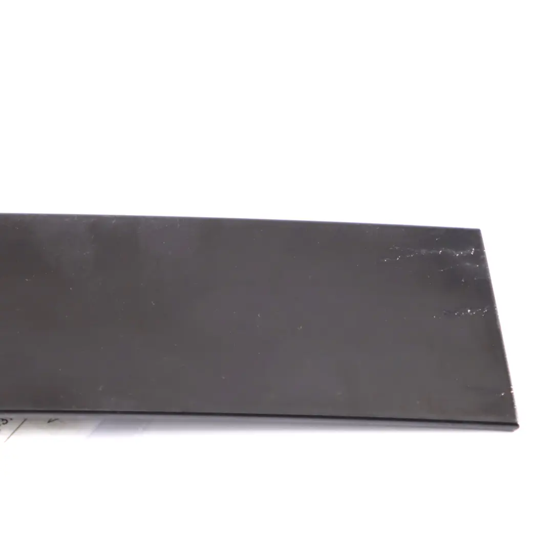 Moldura Mercedes X164 Pilar C Trasero Derecho Embellecedor Negro para con número de pieza A1646700887 Moldura Mercedes X164 Pilar C Trasero Derecho Embellecedor Negro - SKU A1646700887 - Número de pieza A1646700887