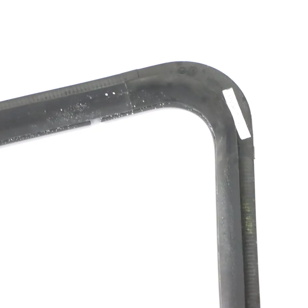 Uszczelka Szyby Lewy Tył Lewa Tylna do Mercedes X164 o numerze A1646701139 Mercedes X164 Uszczelka Szyby Lewy Tył Lewa Tylna - SKU A1646701139 - Numer Części A1646701139