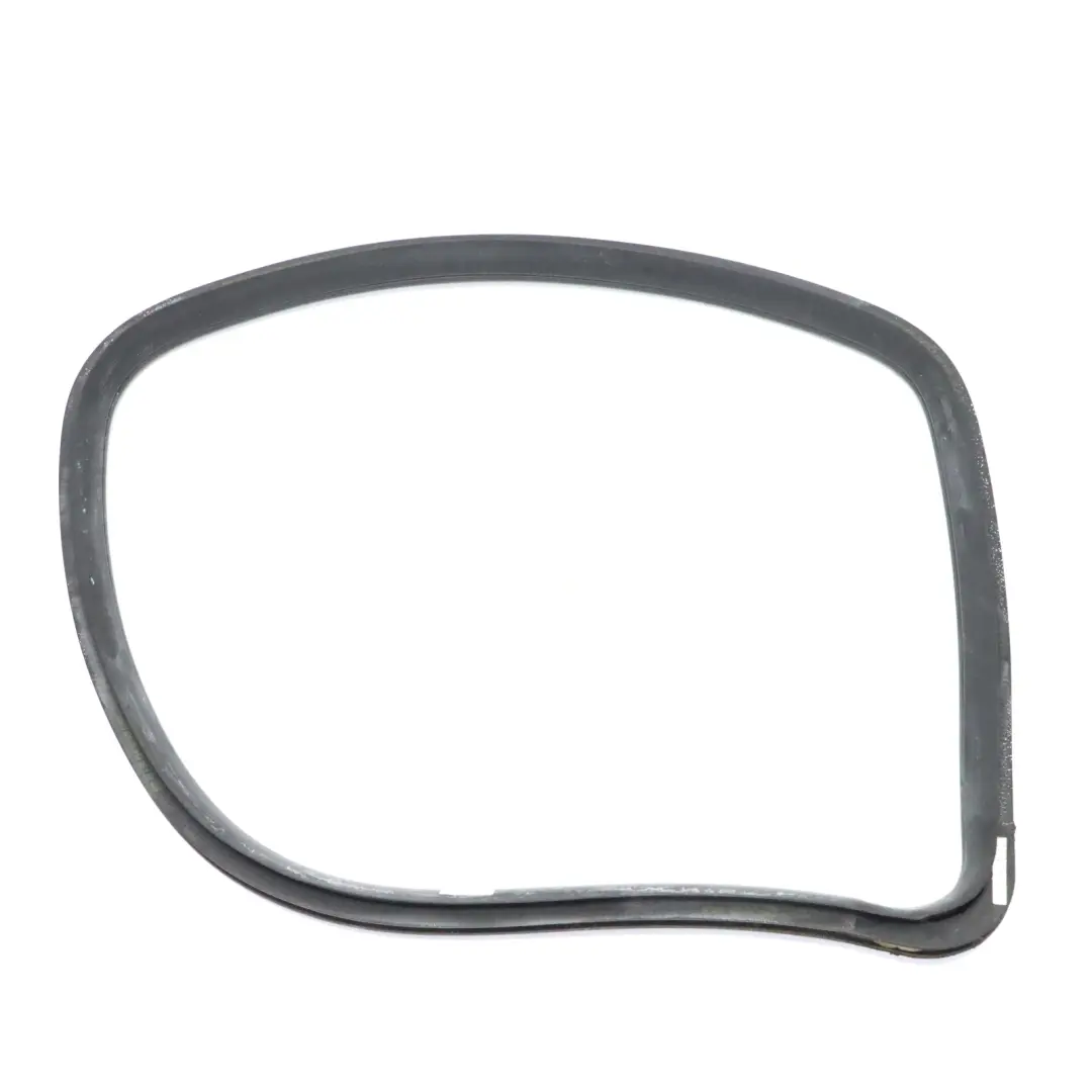 Guarnizione del finestrino Telaio posteriore destro per Mercedes X164 con numero di parte A1646701239 Mercedes X164 Guarnizione del finestrino Telaio posteriore destro - SKU A1646701239 - Numero di parte A1646701239