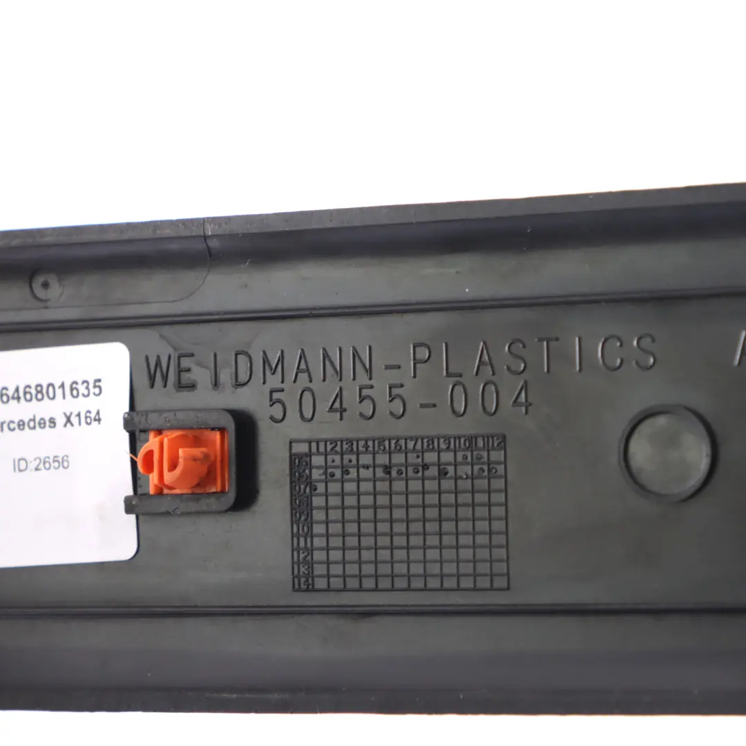Listwa Nakładka Progowa tylna Lewa Czarna do Mercedes X164 o numerze A1646801635 Mercedes X164 Listwa Nakładka Progowa tylna Lewa Czarna - SKU A1646801635 - Numer Części A1646801635