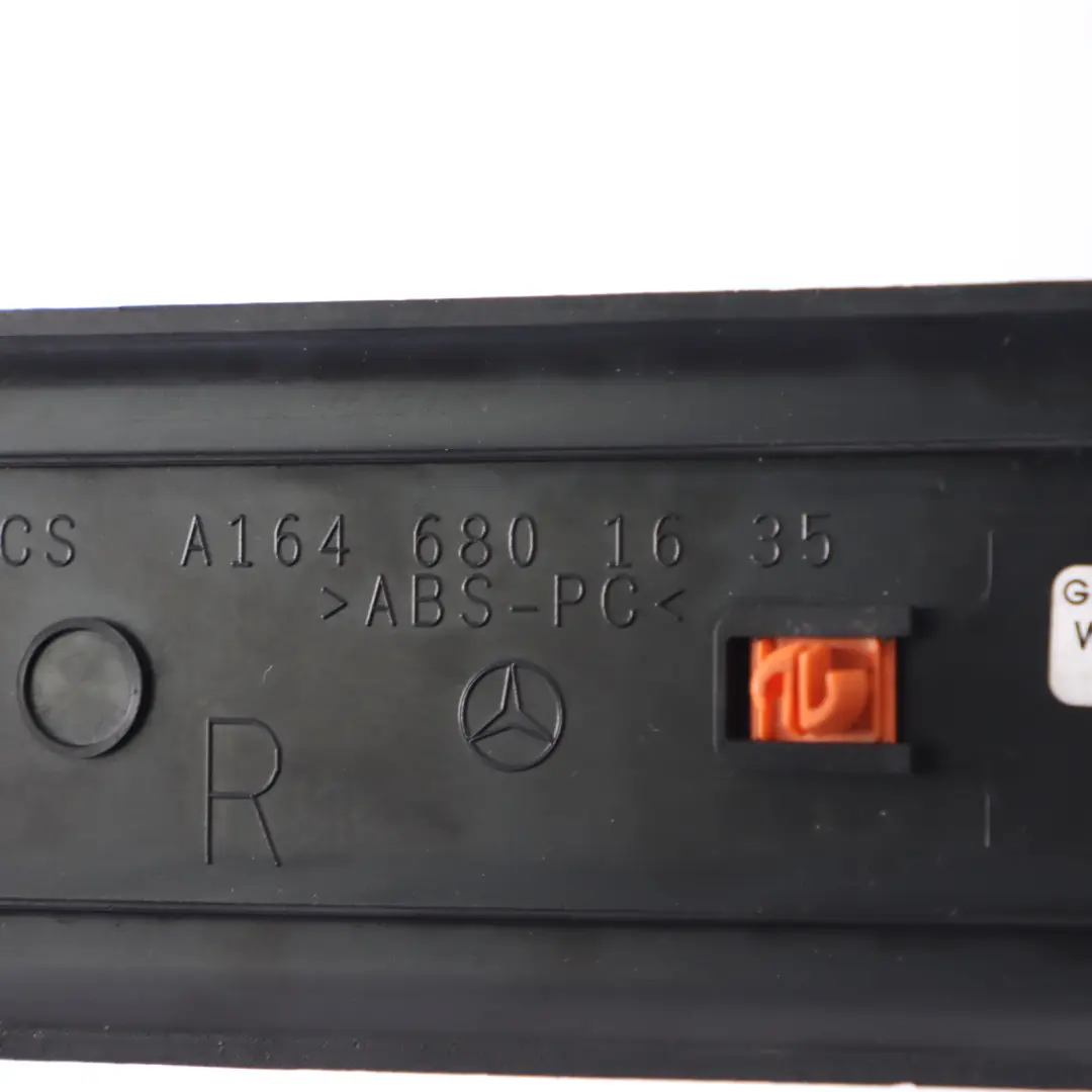  Coperchio ingresso davanzale Mercedes X164 posteriore sinistra Nero - SKU A1646801635 - Numero di parte A1646801635